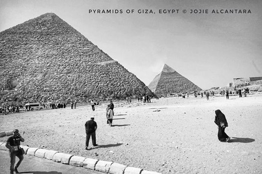 Giza pyramids in black and white ©Jojie Alcantara